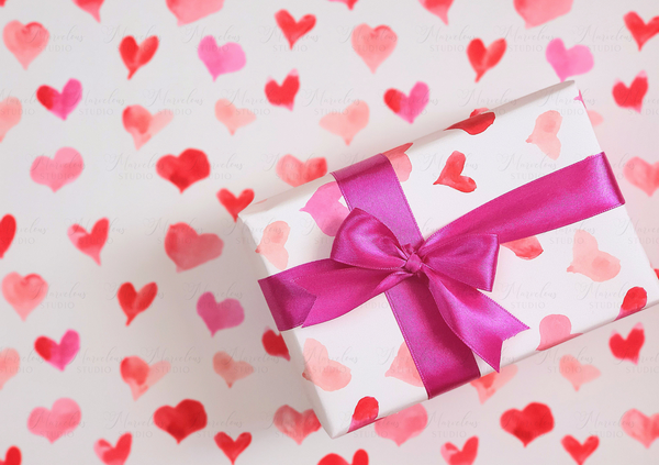 Set Hearts and LOVE Luxury Gift Wrapping Paper 30 x 42 cm Marvelous Studio present Anniversary Birthday Any Special Occasion Pink Valentine